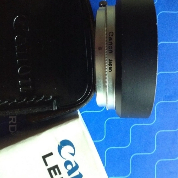 Canon W-60 Lens Hood with Case - Picture 9 of 10